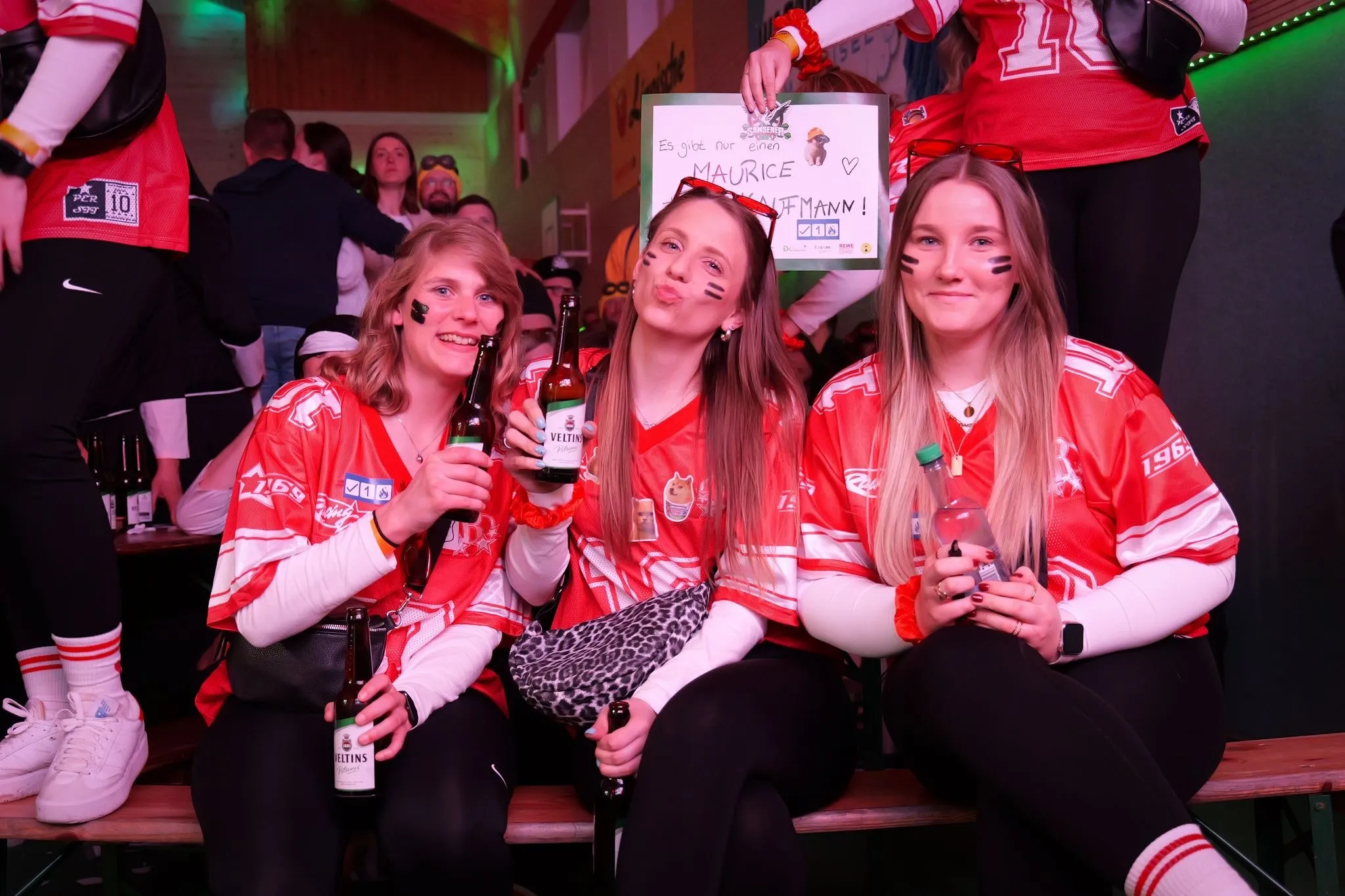 Publikumsgruppe in Rot